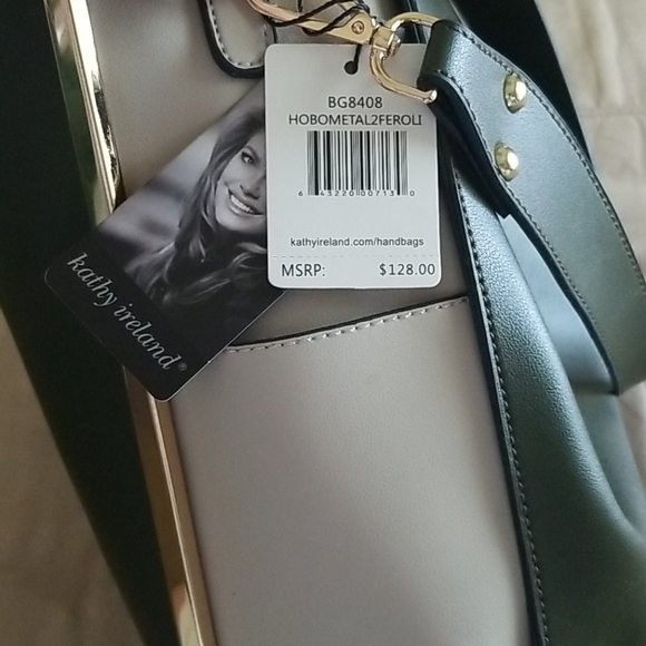 Kathy Ireland 3 n 1 Leather Purse - Picture 6 of 8